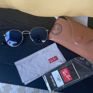 Polarized no scratch RAYBANS (can offer lower price)